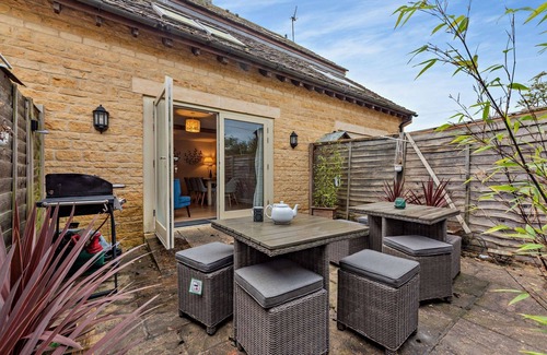 Bourton Cottage | 3 minutes from the famous stone bridges of Bourton on the Water - Callow Cottage
