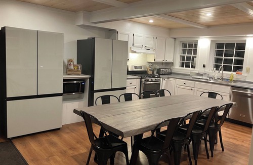 Killington House | 3 minutes to Killington Ski Resort - Sleeps 16 - Hot Tub