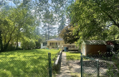 Lake Michigan Beach Cottage | 3 minutes to Lake Michigan on Lake Michigan Wine Trail