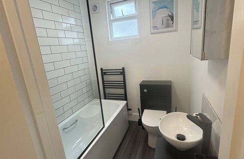 Brighton House | 3 minutes walk from Preston Park train station