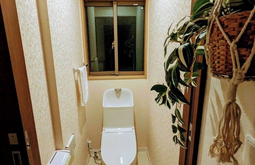 Kita House | 3 minutes walk from Kita-Akabane Station, 10 minutes to Ikebukuro and 12 minutes to Shinjuku by train.