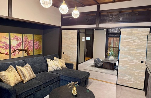 Nishinari House | 3 minutes walk from subway station 2 showers and 2 toilets 5 minutes by Namba train - MON Kishizato Sakura Rezort/Osaka Ōsaka
