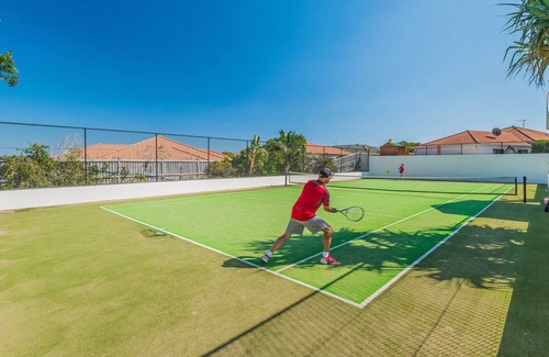 Yamba House | 3 minutes walk to pet friendly Pippi Beach and a 10 min walk into town.