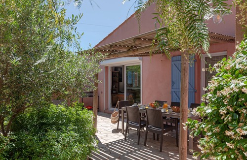 Cala Rossa House | 3 minutes walk to the beach of cala rossa 4 villas standing pool area