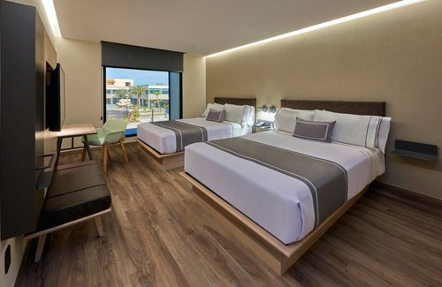 Marina Mazatlan Hotel | 3 Modern Rooms in Lively Mazatlán – Beaches, Bars & Culture Just Steps Away