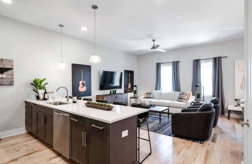 Nashville House | 3 Nashville Homes Walk to Bars & Honky Tonks