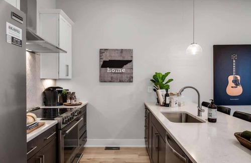 Nashville House | 3 Nashville Homes Walk to Bars & Honky Tonks