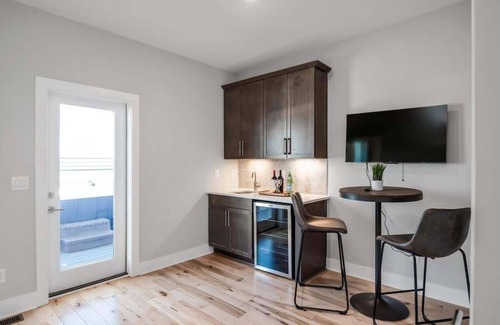 Nashville House | 3 Nashville Homes Walk to Bars & Honky Tonks