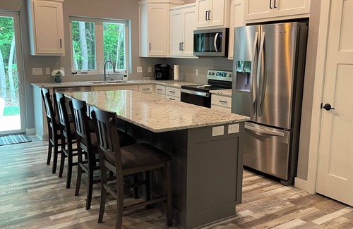 Egg Harbor House | 3 Neighboring Homes - 13 Bedrooms & 16 Bathrooms - Sleeps 48 - 3 Hot Tubs