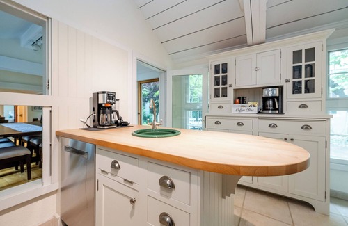 Stevensville House | (3 Nt Min) Lakefront Stunner Steps To Beach!