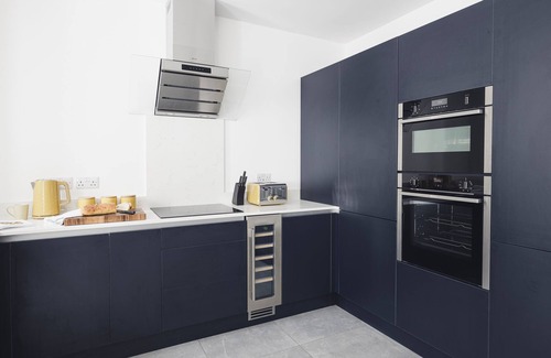 Perranporth Cottage | 3 OCEAN WALK, family friendly, luxury holiday cottage in Perranporth