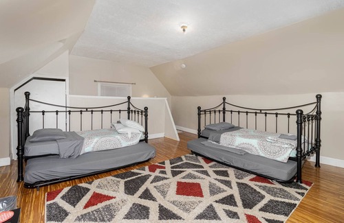 Corryville House | 3 or 4 bdrm Restored Home near Univ. of Cincinnati
