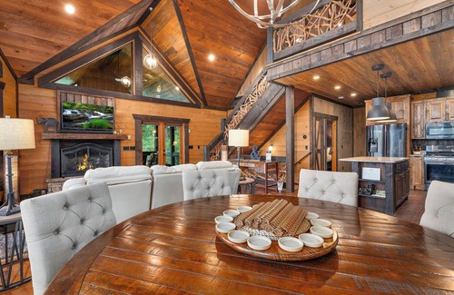 Blue Ridge Cabin | 3 Peaks & Treehouse - 10 Minutes From Downtown