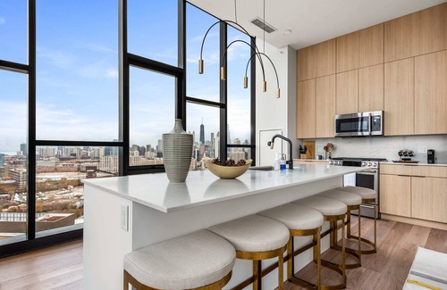 River West Apartment | 3 Penthouses, 1 Floor, Group Stay, Sleeps 21