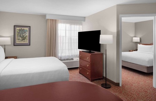 Arden-Arcade Hotel | 3 Pet-Friendly Suites Near Cal State Sacramento – Perfect for Relaxation