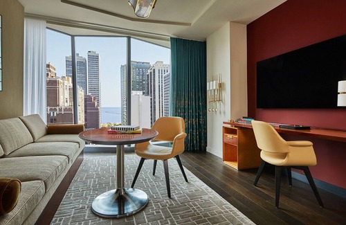 Rush and Division House | 3 Pet-Friendly Viceroy Lake View Suite, Near Oak Street Beach!