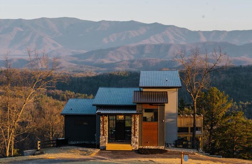 Sevierville House | 3 Pines Lodges Luxury Mountain View Hot Tub
