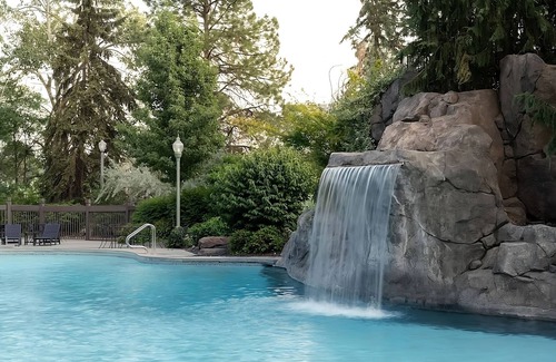 Riverside House | 3 Posh Units! Short Drive to Mobius Children's Museum, Pet-Friendly