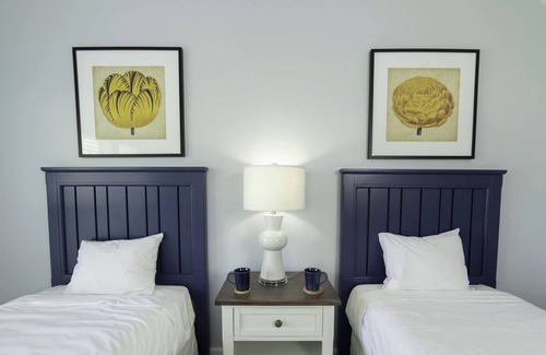 Lackey Resort | 3 Premium 2BR Cottages Near Jamestowne, Museums & Family Attractions