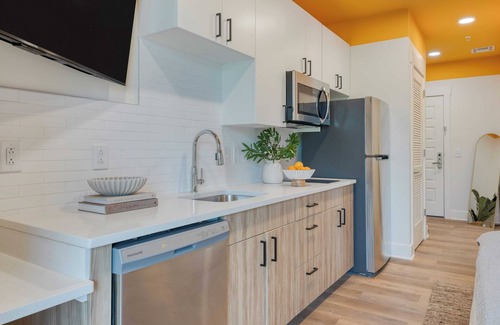 12 South Cottage | 3 Private Hotel Rooms in 12 South The Gilmore