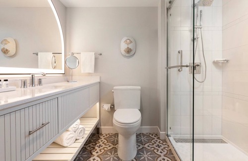 Singer Island Hotel | 3 Relaxing Units - Breathtaking Seaside Stroll at Our Resort w/Beach & Pool