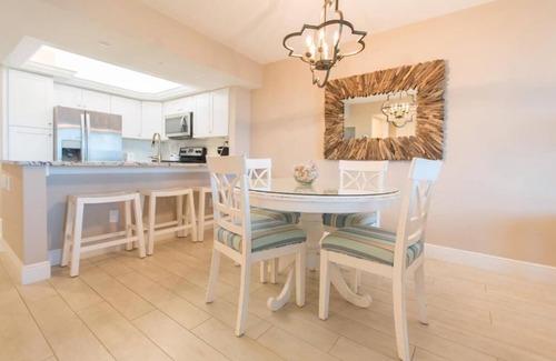 Sanibel Hotel | 3 Relaxing Units with Partial Gulf Views, Nature Trails & Beach Adventure