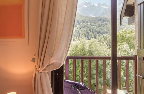 Monetier-les-Bains Apartment | 3-room apartment for 7 with parking in Monêtier-les-Bains