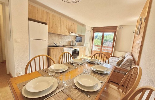 Flumet Apartment | 3-room Apartment Flumet - 6 pax, pool, parking