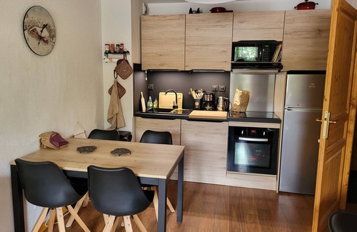 Les Claux Apartment | 3-room apartment for 5 people