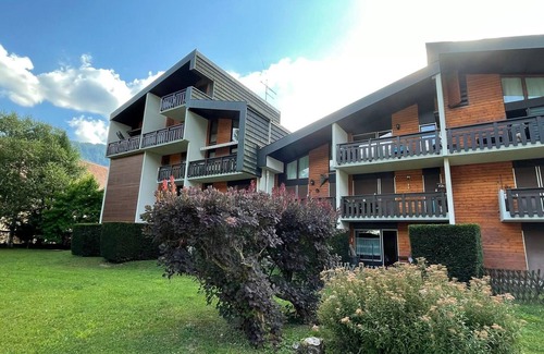 Samoens Apartment | 3-room apartment in Samoëns with WiFi and parking