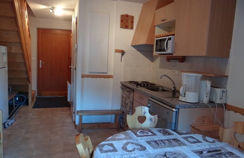 Station de Drouzin le Mont Apartment | 3-room duplex near slopes with balcony and parking