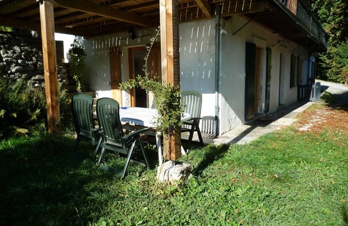 Saint-Gervais-les-Bains Apartment | 3 room 3 star apartment on the ground floor 1.5 km from the cable car 450 km from the slopes