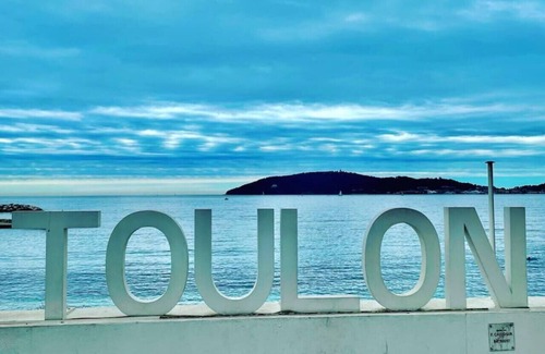Le Mourillon Apartment | 3-room ground floor apartment 100 metres from the beach