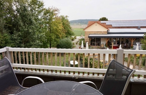 Sugenheim Apartment | 3-room non-smoking apartment with spacious balcony