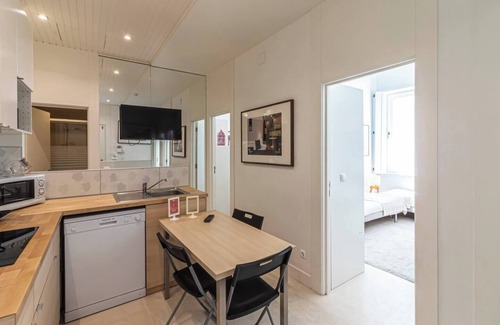 Sacramento Apartment | 3 Rooms and Premium Location in Chiado