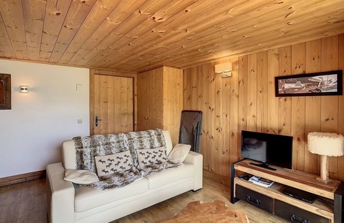 Combloux Apartment | 3 rooms, indoor pool, parking, near center in Combloux