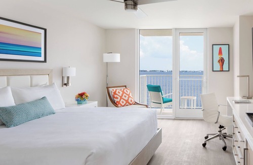 Charlotte Harbor Hotel | 3 Rooms Near Laishley Park – Watch Sunrises and Perfect for Unwind in Comfort