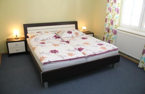 Meidling Apartment | 3 rooms Sunny Apartments-Schoenbrunn, 100m2 with balcony