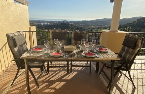 Benahavis Apartment | 3 Rooms with Huge Rooftop Solarium With See View