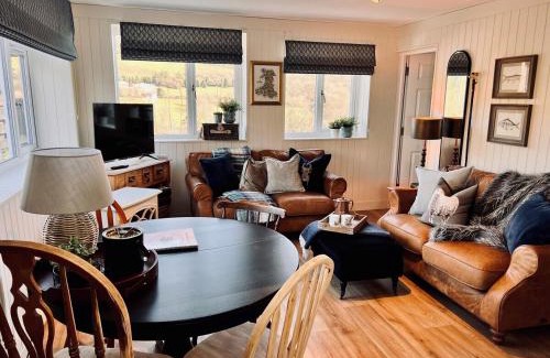 Pontsticill House | 3-Rustic Escape - Firepit - BBQ & Pizza Oven