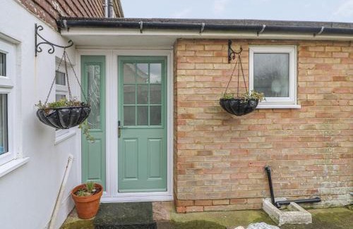 Pevensey House | 3 Seaview Cottages