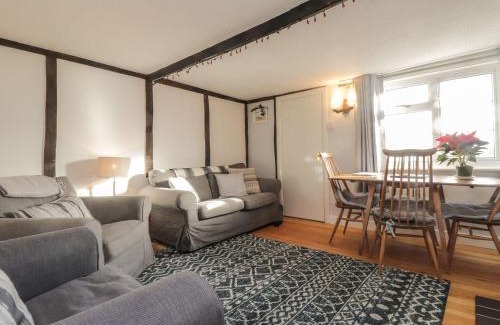 Pevensey House | 3 Seaview Cottages