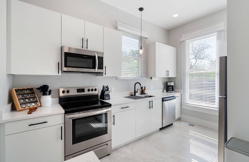 Travis Heights House | 3 Separate Homes | Walkable to SoCo