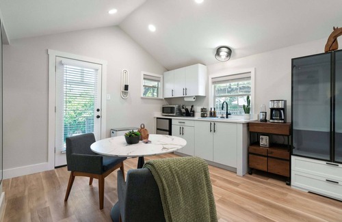 Travis Heights House | 3 Separate Homes | Walkable to SoCo