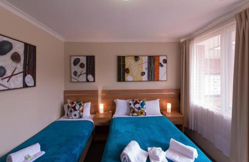 Katoomba Hotel | 3 Sisters Motel
