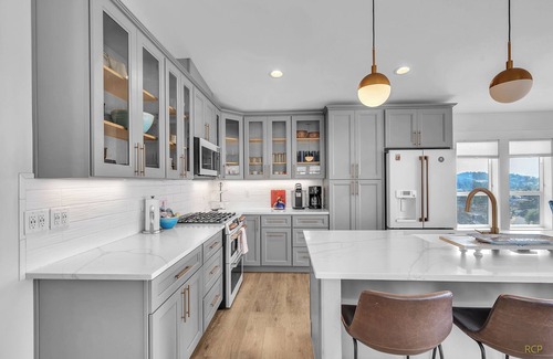 Nelscott House | 3 Sky-High Ocean-View Decks, Hot Tub, 2 King Suites in this Olivia Beach Beauty!