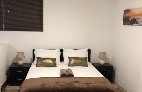 Nelspruit House | 3 SLEEPER LUXURY SELF CATERING STUDIO UNIT IN NELSPRUIT