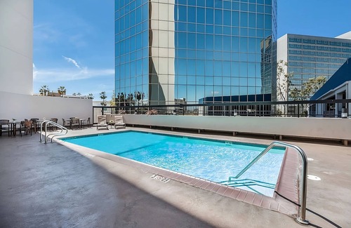 Los Angeles House | 3 Spacious Two Doubles: Unwind After Exploring Los Angeles, Airport Shuttle