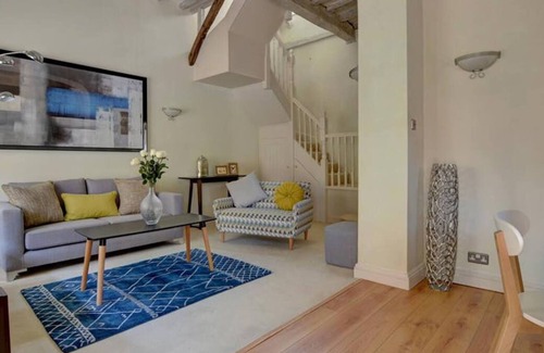 Royal Tunbridge Wells House | 3 Stable Mews in Tunbridge Wells