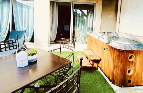 Beaumes-de-Venise Cottage | 3 star rated 2 bedroom gite with Spa